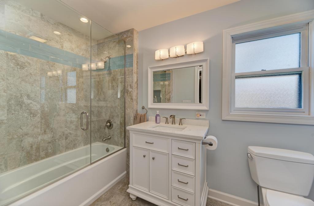 6 Meadowood Drive, Oak Brook, IL 60523