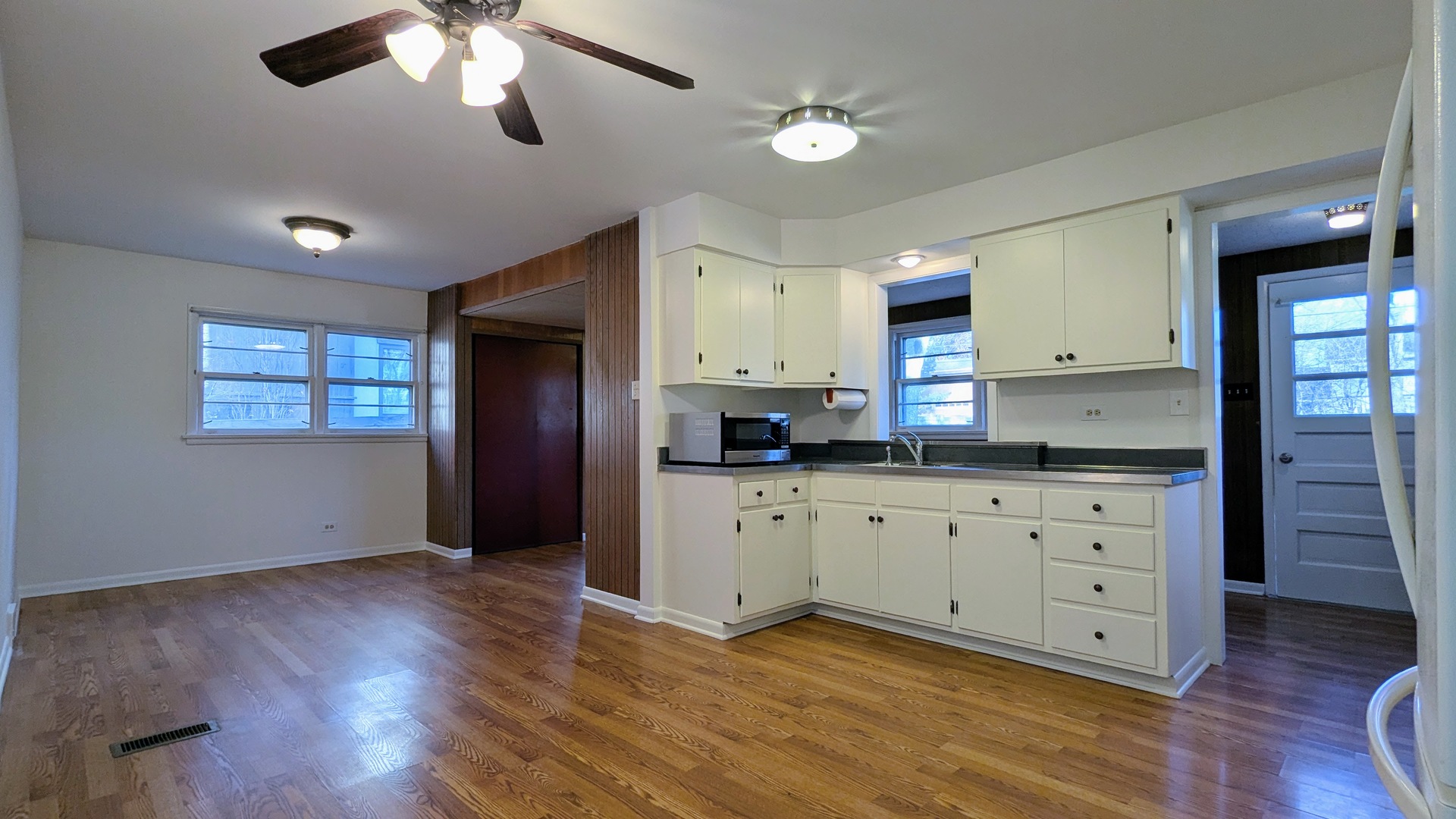 917 S Summit Street, Barrington, IL 60010