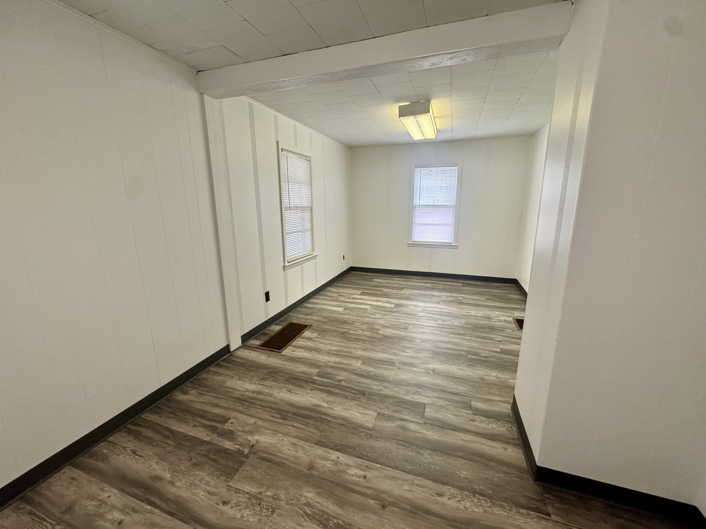 201 Main Street, Wapella, IL 61777