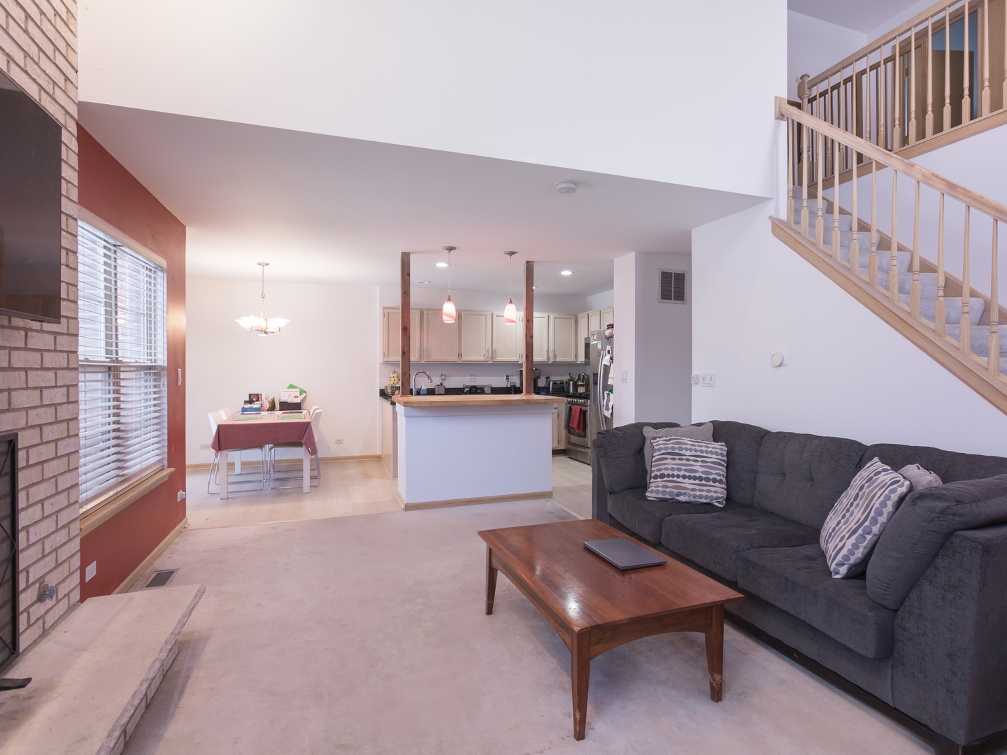 2 Willow Bridge Way, Bloomingdale, IL 60108