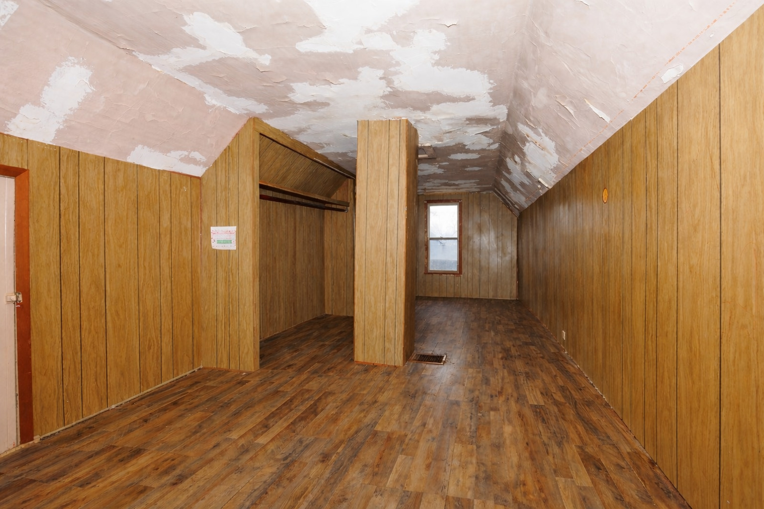 1213 S Madison Street, Bloomington, IL 61701