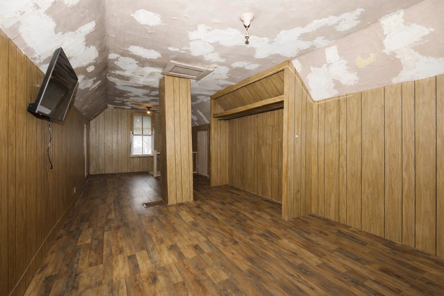 1213 S Madison Street, Bloomington, IL 61701