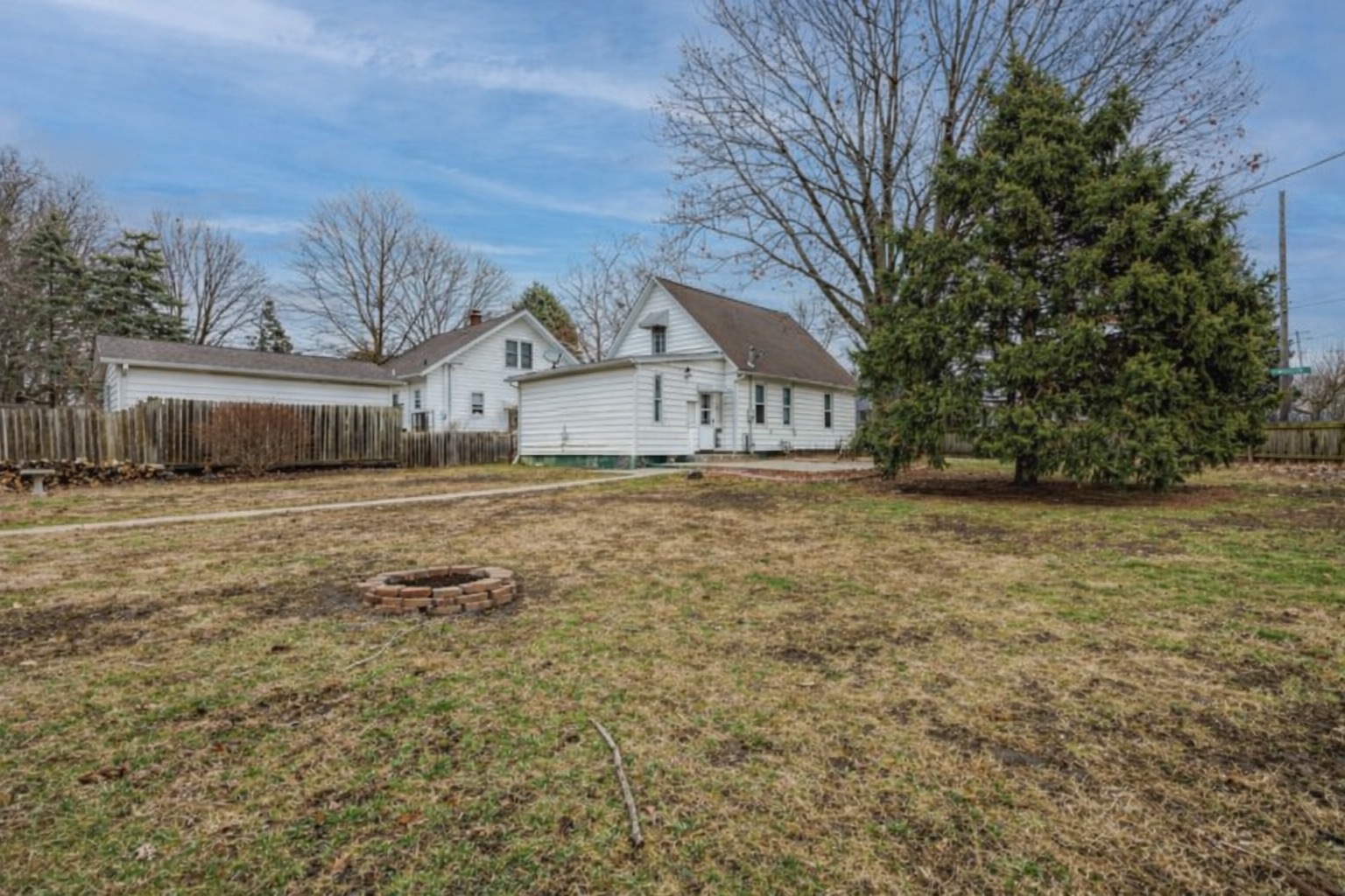 1213 S Madison Street, Bloomington, IL 61701