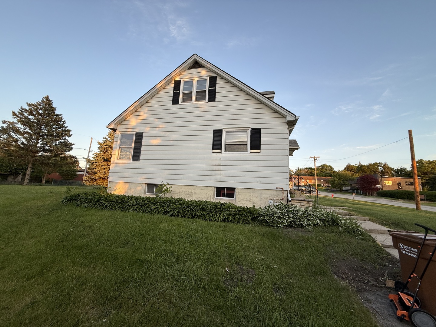 106 Kazwell Street, Willow Springs, IL 60480