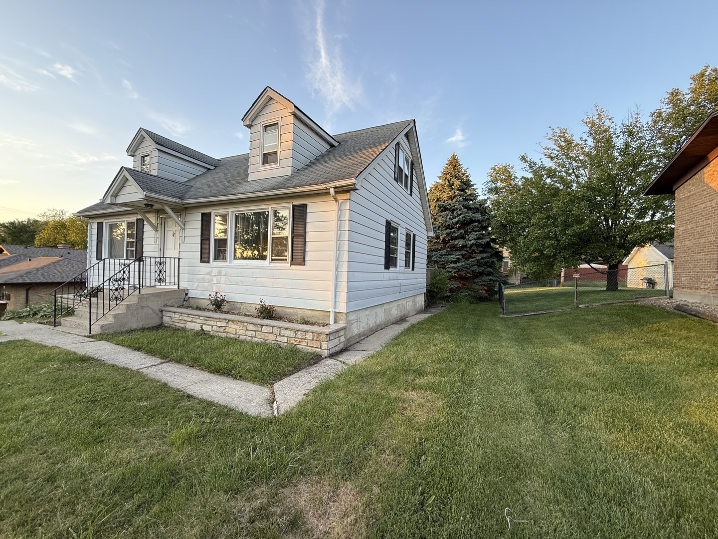 106 Kazwell Street, Willow Springs, IL 60480