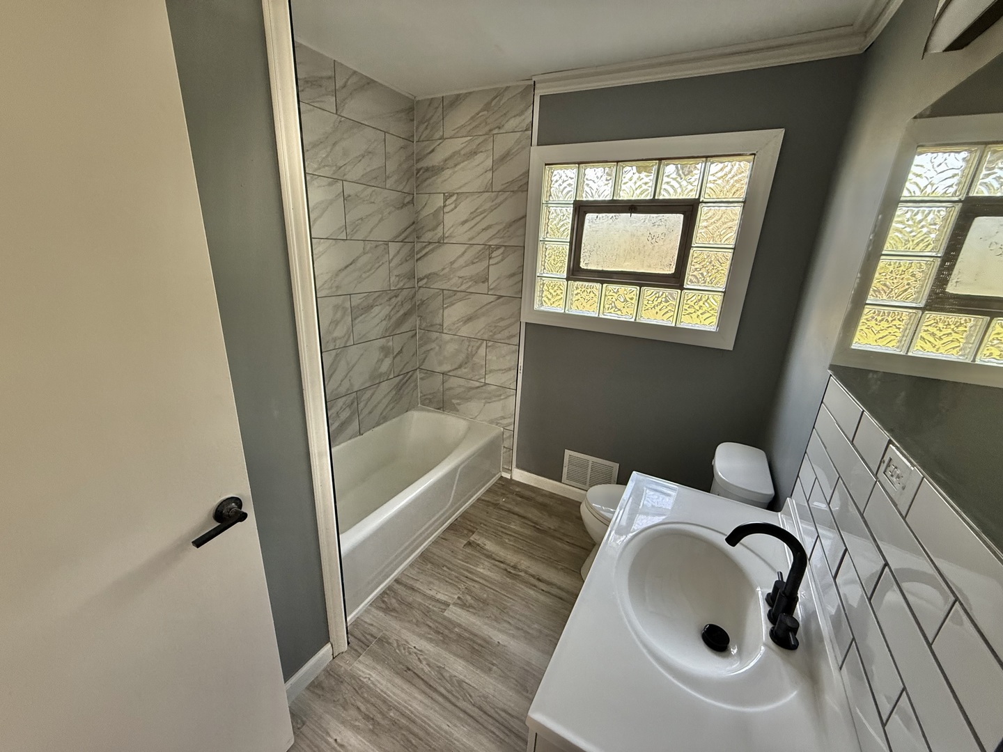 106 Kazwell Street, Willow Springs, IL 60480