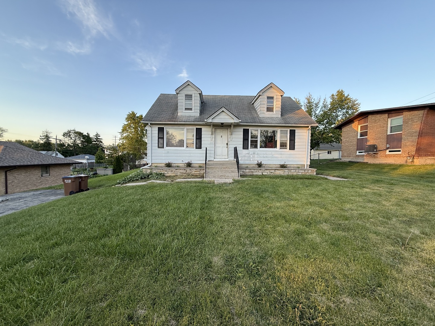 106 Kazwell Street, Willow Springs, IL 60480