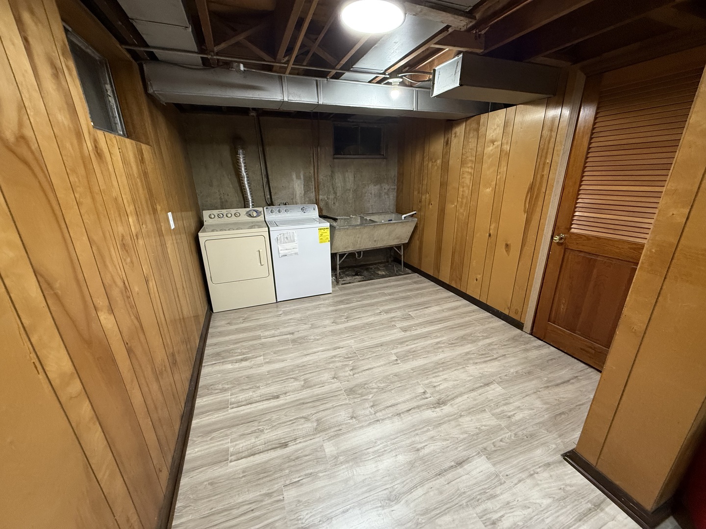 106 Kazwell Street, Willow Springs, IL 60480