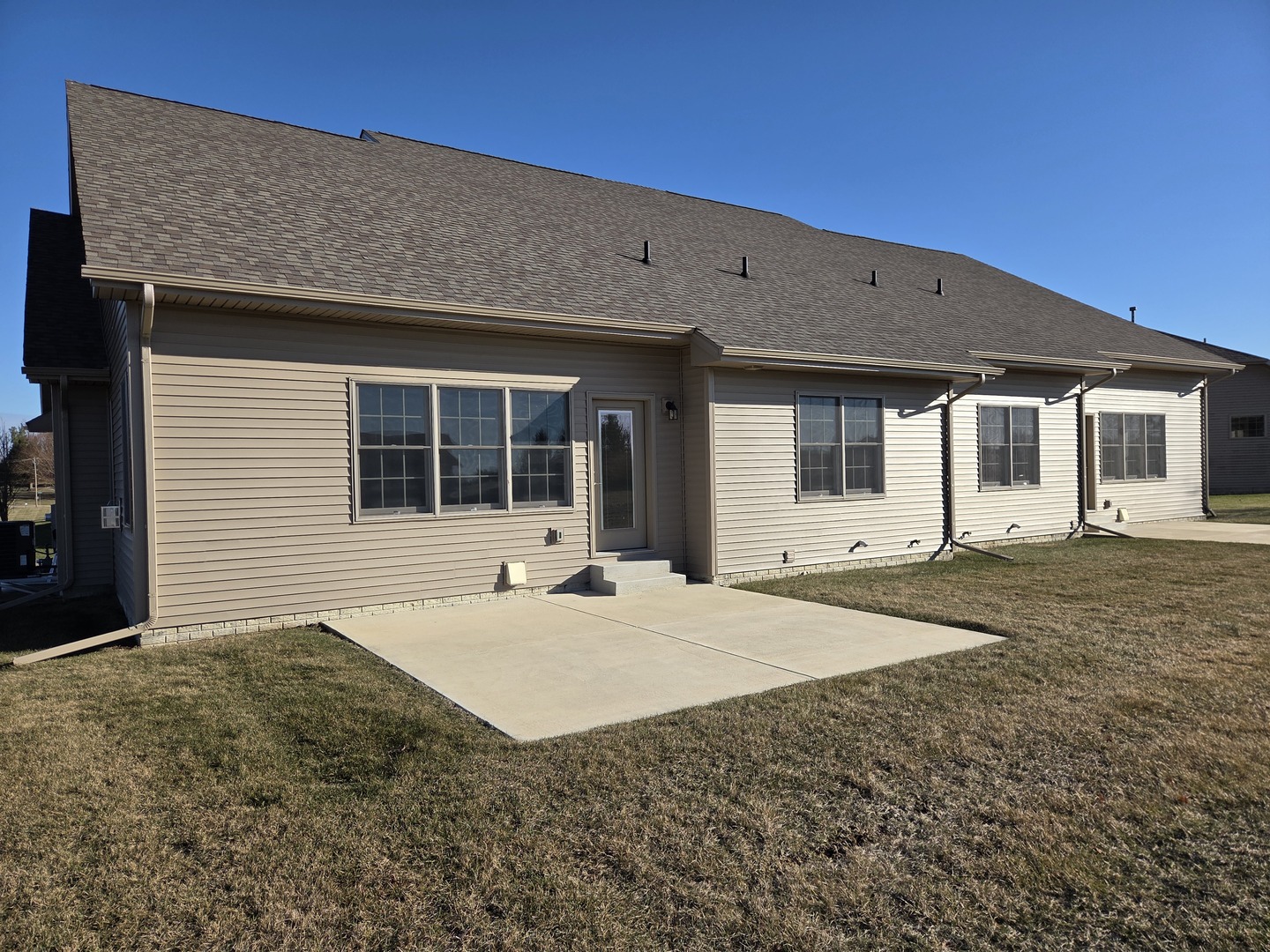 1 Saint Ivans Circle, Bloomington, IL 61705