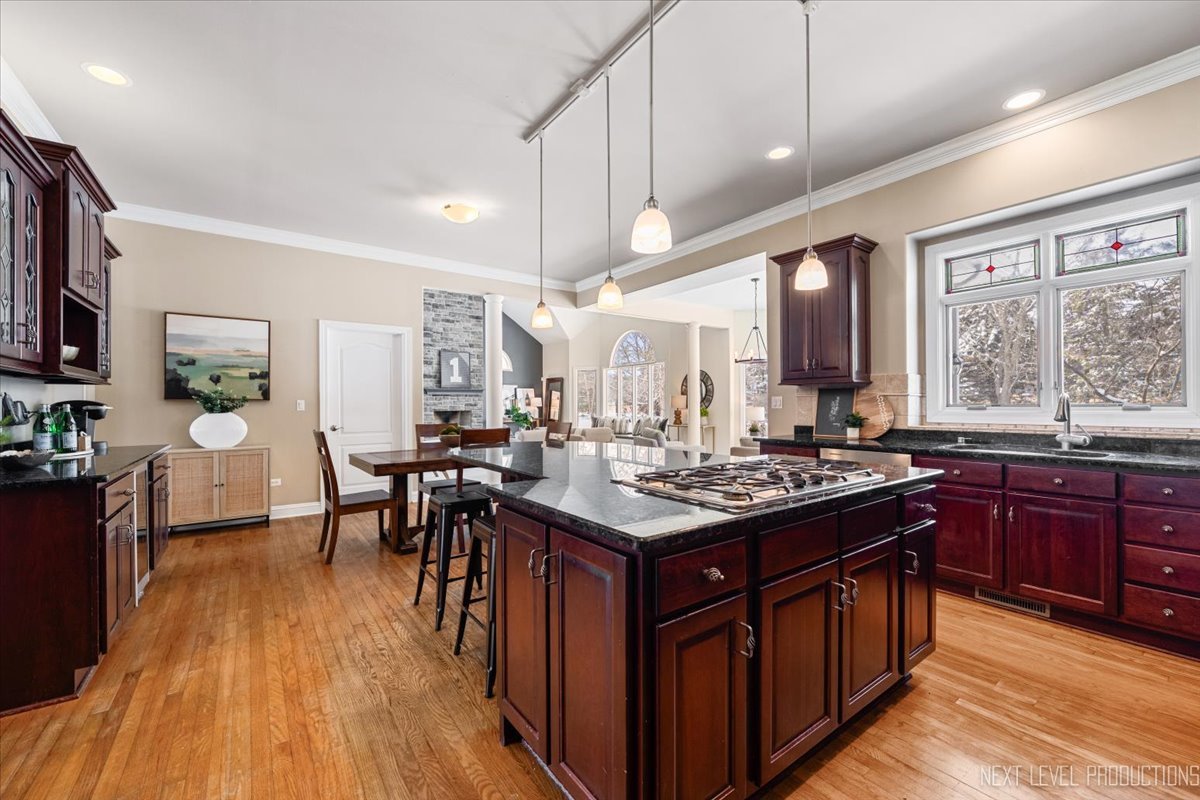 2441 Bird Lane, Batavia, IL 60510