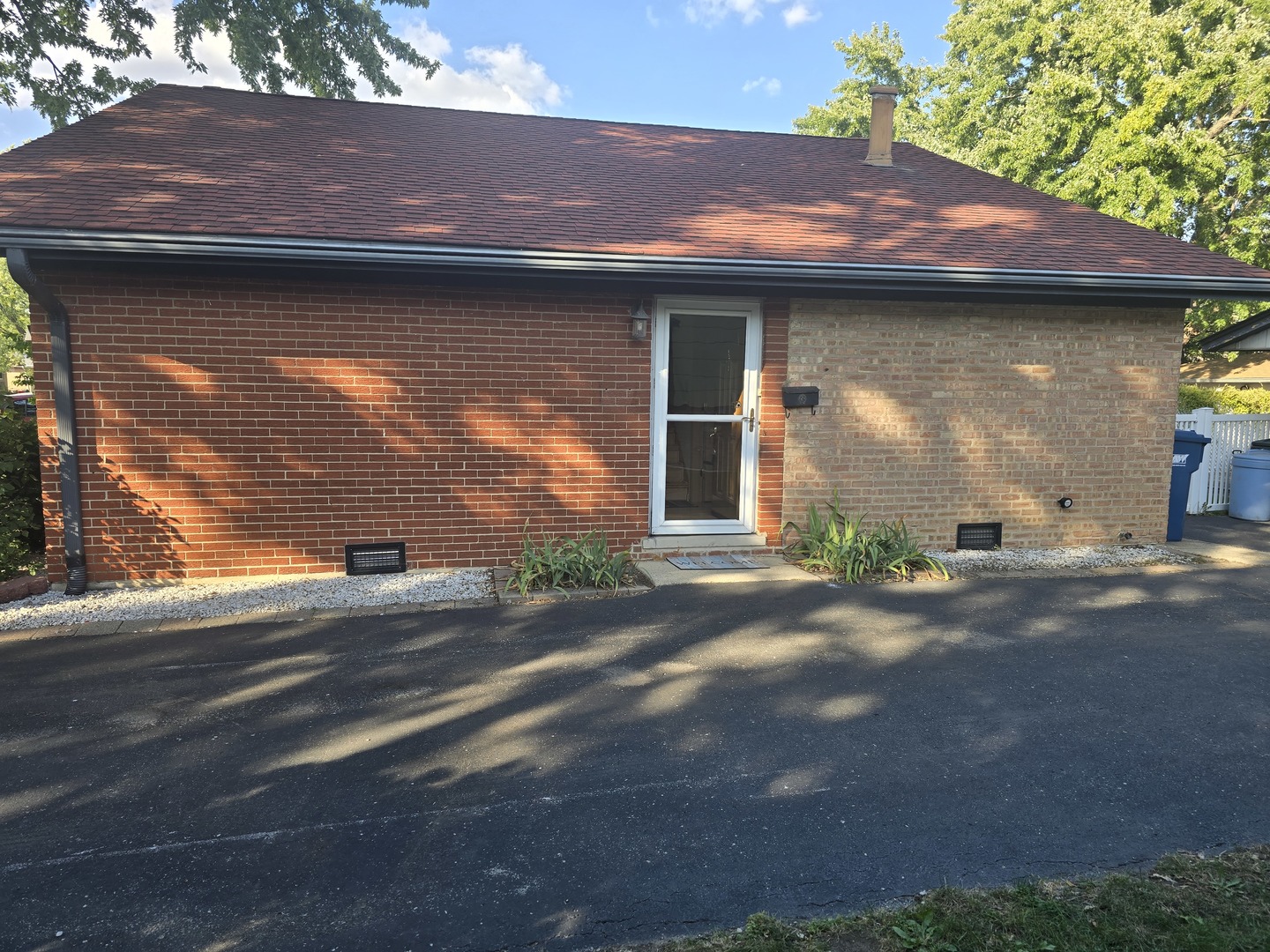 14431 Tripp Avenue, Midlothian, IL 60445