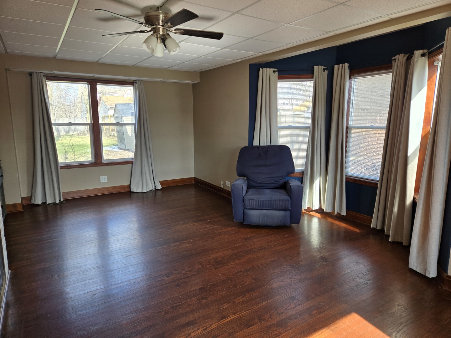 16517 Plainview Drive, Markham, IL 60428