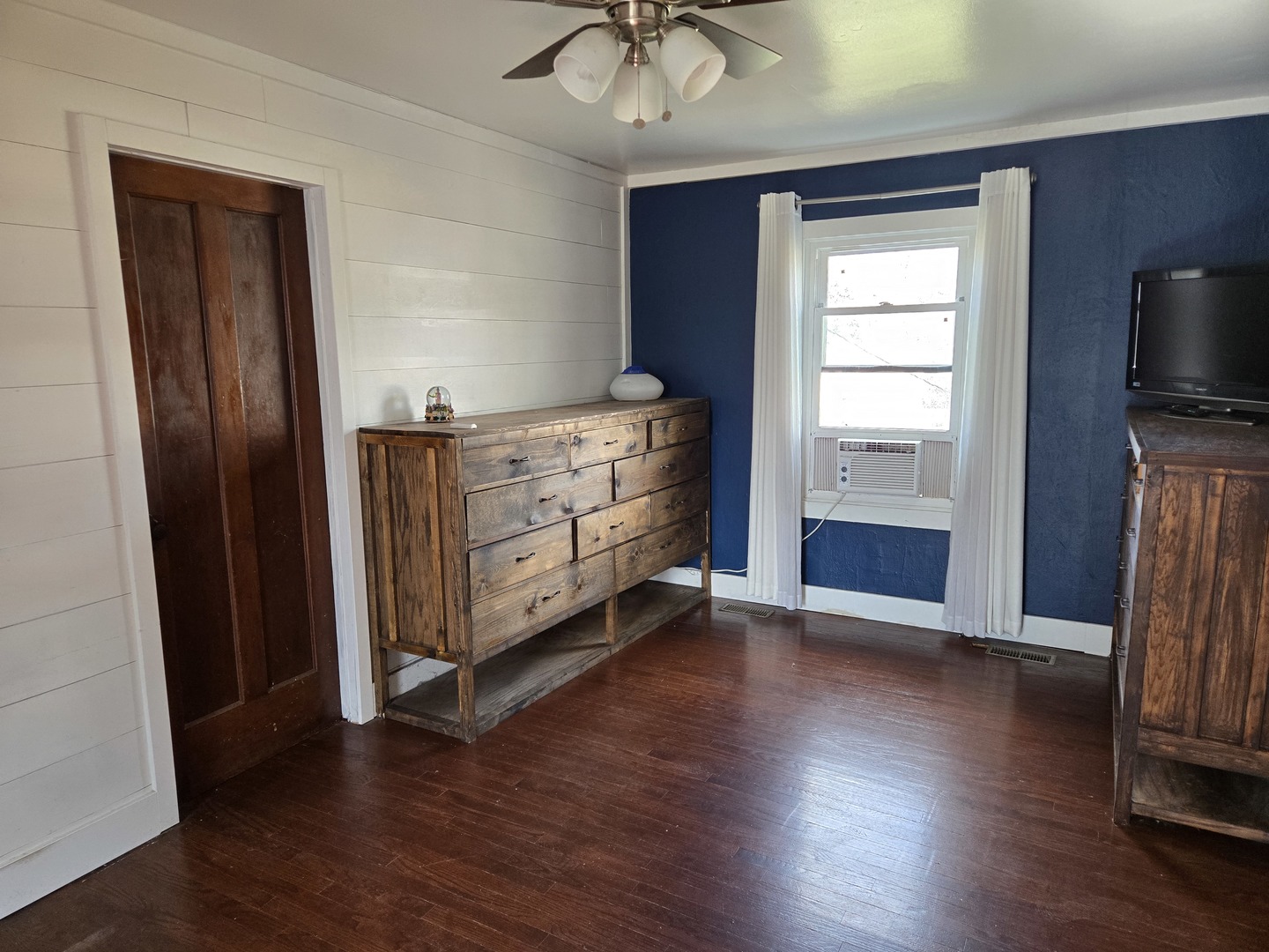 16517 Plainview Drive, Markham, IL 60428