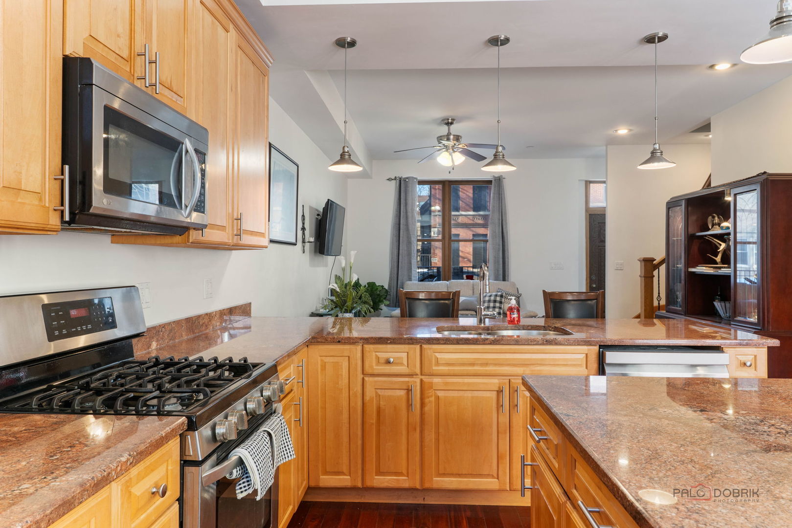 1931 N Sheffield Avenue, Chicago, IL 60614