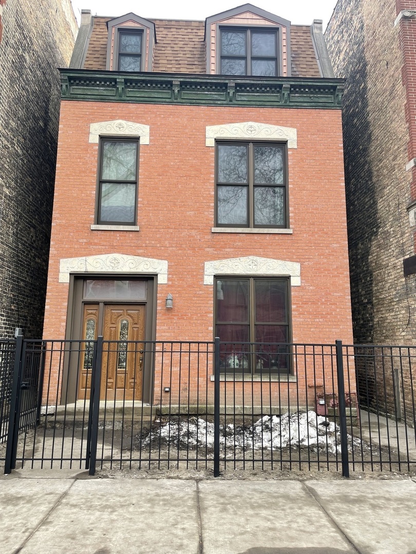 1931 N Sheffield Avenue, Chicago, IL 60614