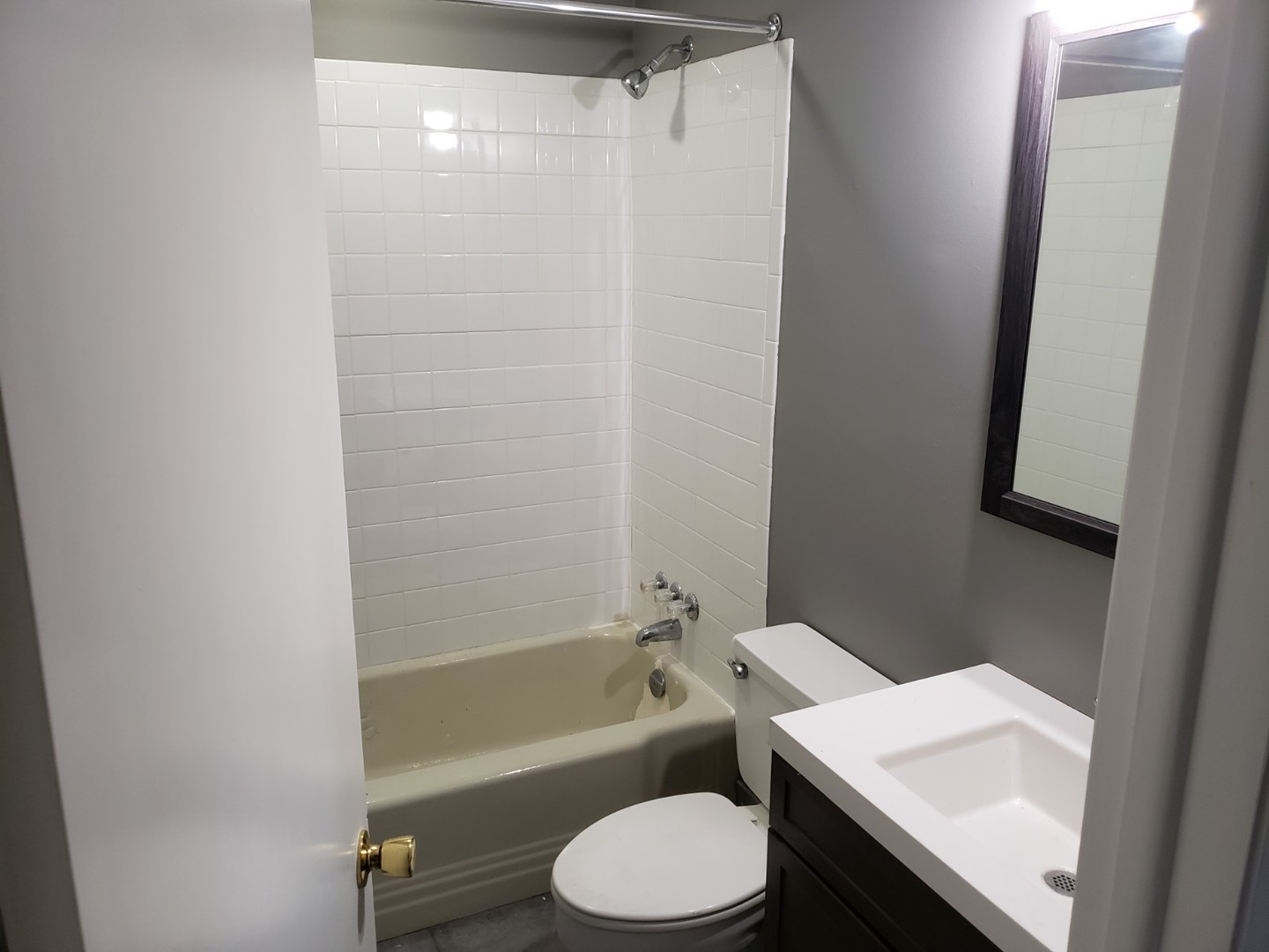 908 Greenbrier Road #908, DeKalb, IL 60115