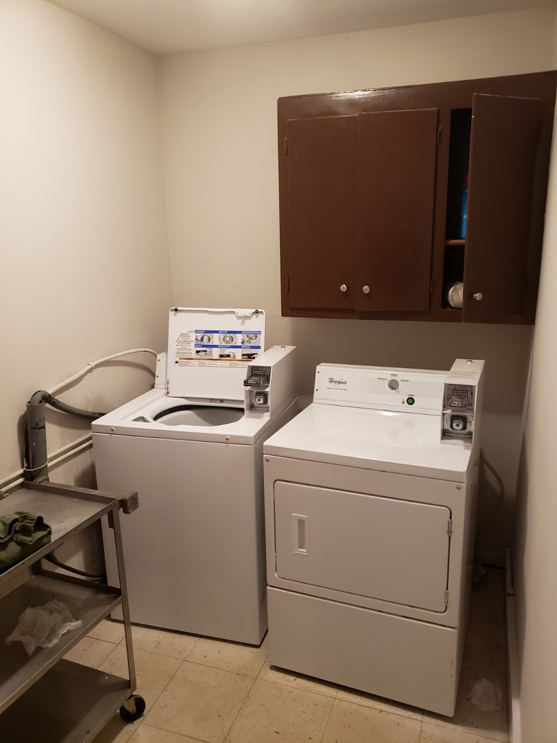 908 Greenbrier Road #908, DeKalb, IL 60115