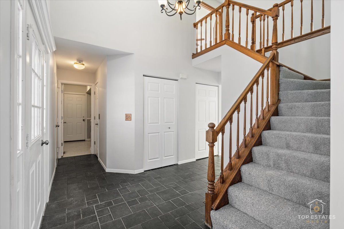 631 Cortland Drive, Lake Zurich, IL 60047