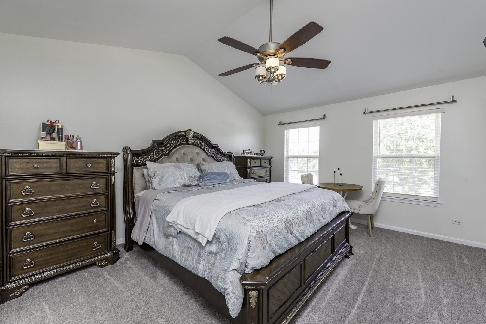 1650 Natures Way, Lindenhurst, IL 60046