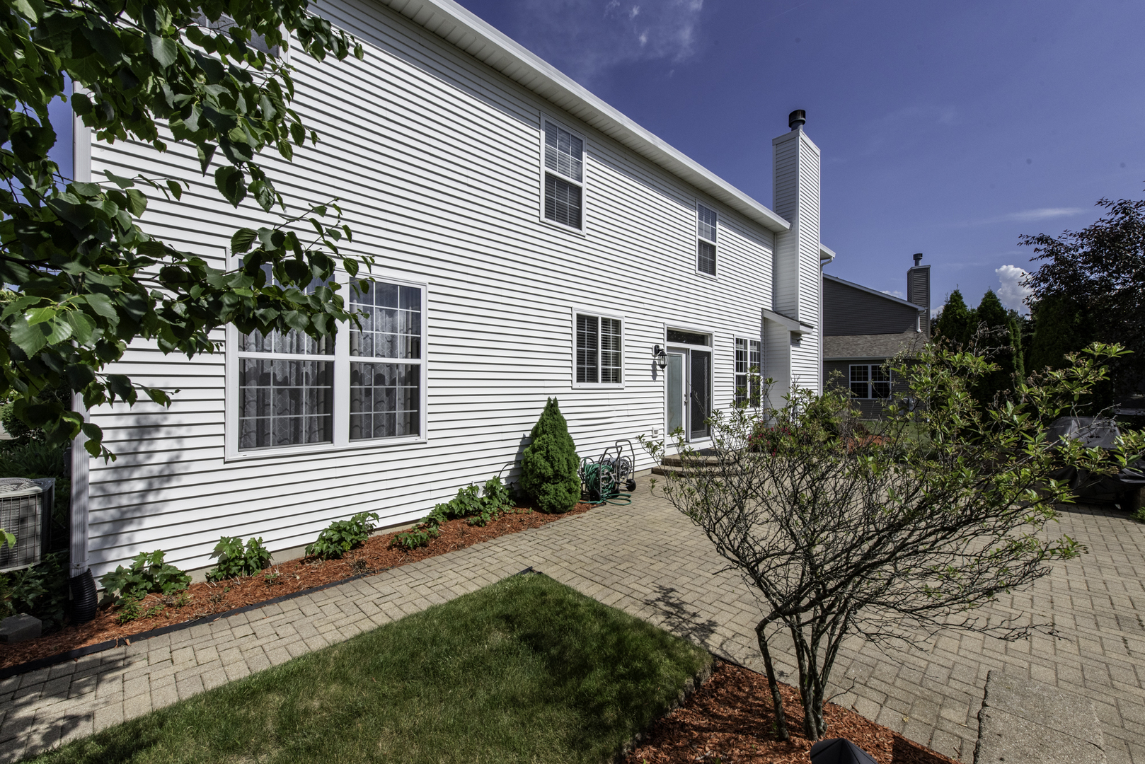 1650 Natures Way, Lindenhurst, IL 60046