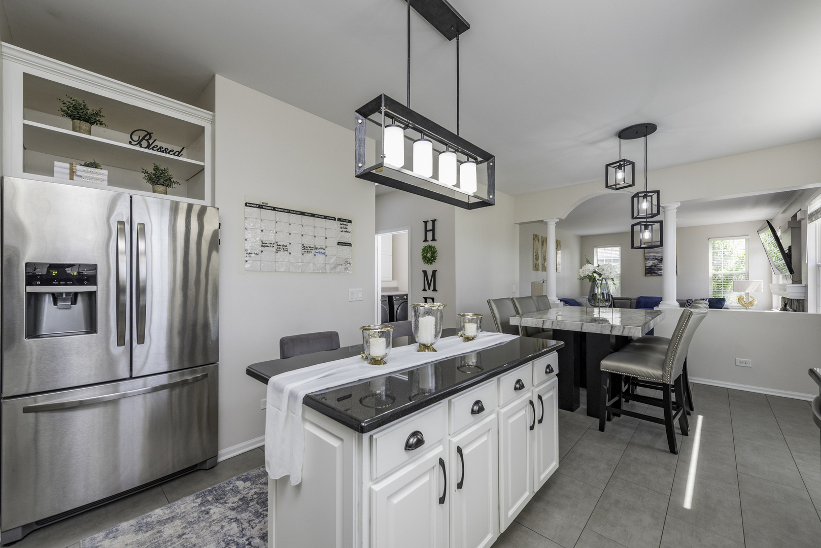 1650 Natures Way, Lindenhurst, IL 60046