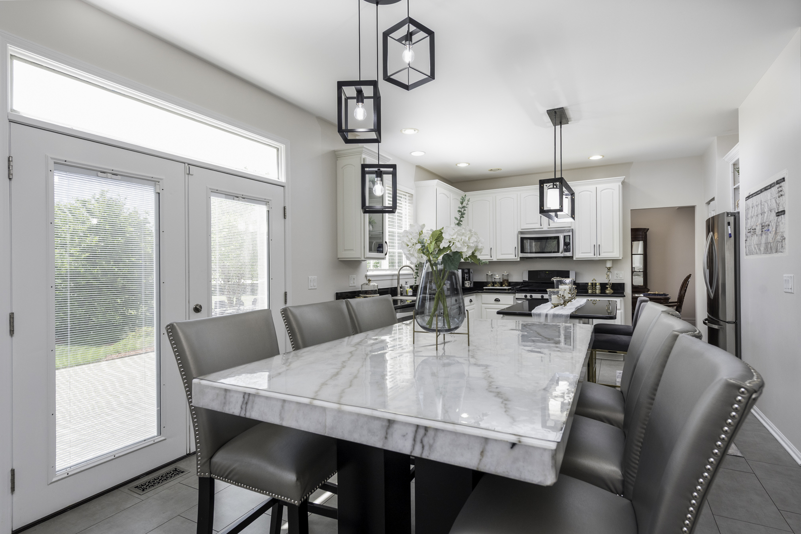 1650 Natures Way, Lindenhurst, IL 60046