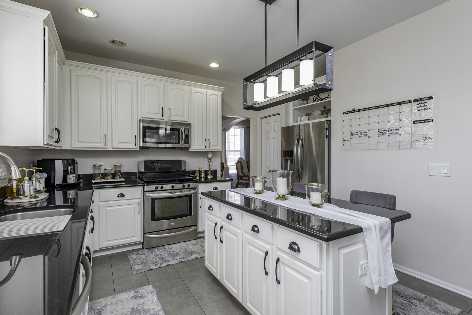 1650 Natures Way, Lindenhurst, IL 60046