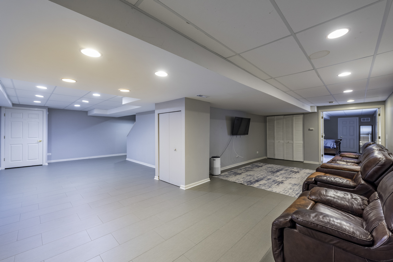 1650 Natures Way, Lindenhurst, IL 60046