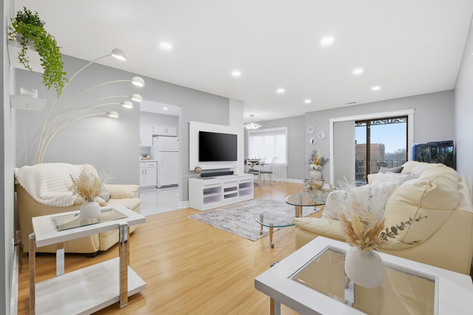 Des Plaines, IL 60016