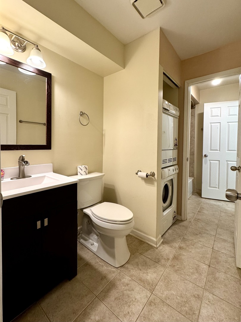 12 ECHO Court #1, Vernon Hills, IL 60061