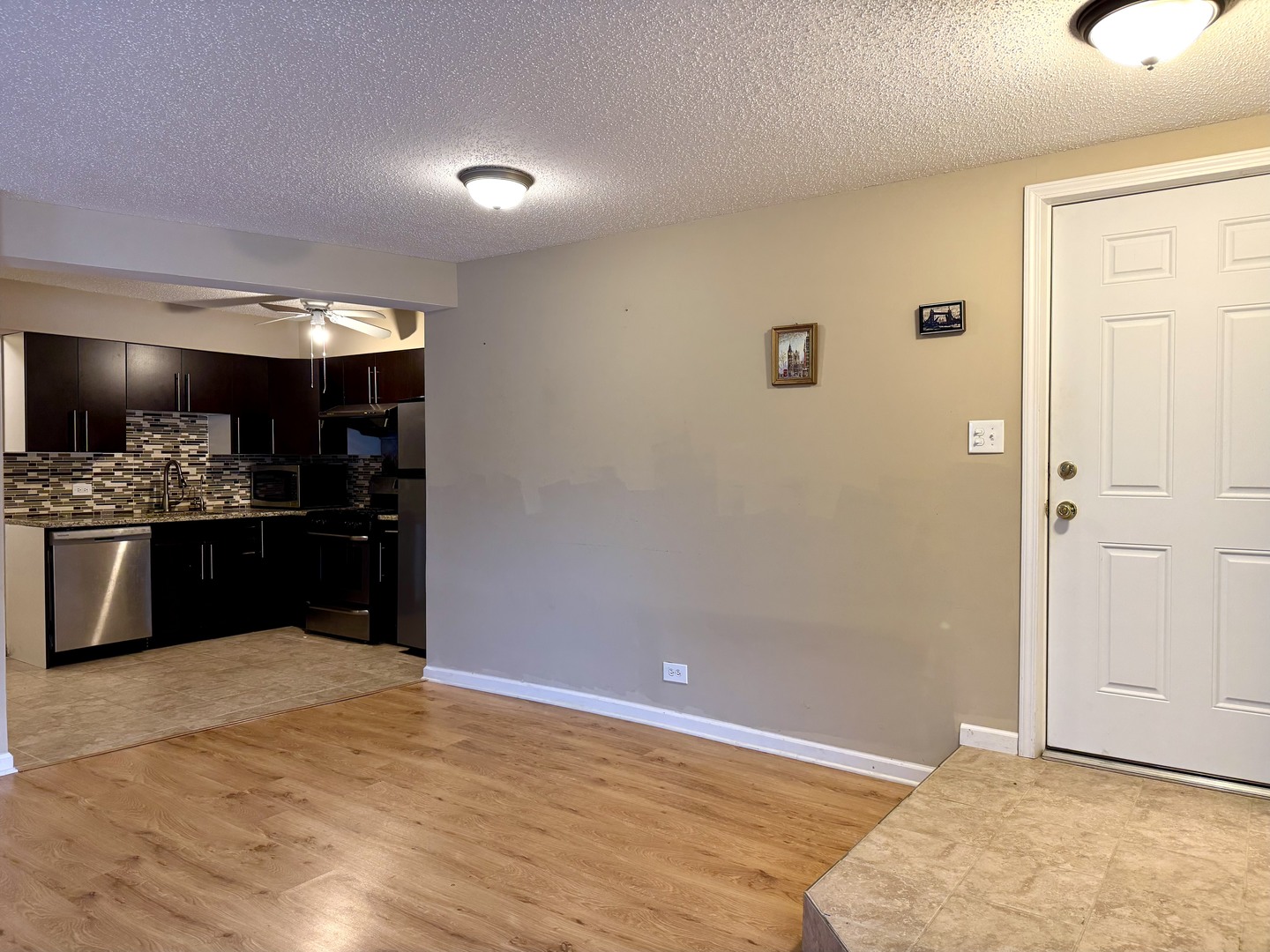 12 ECHO Court #1, Vernon Hills, IL 60061