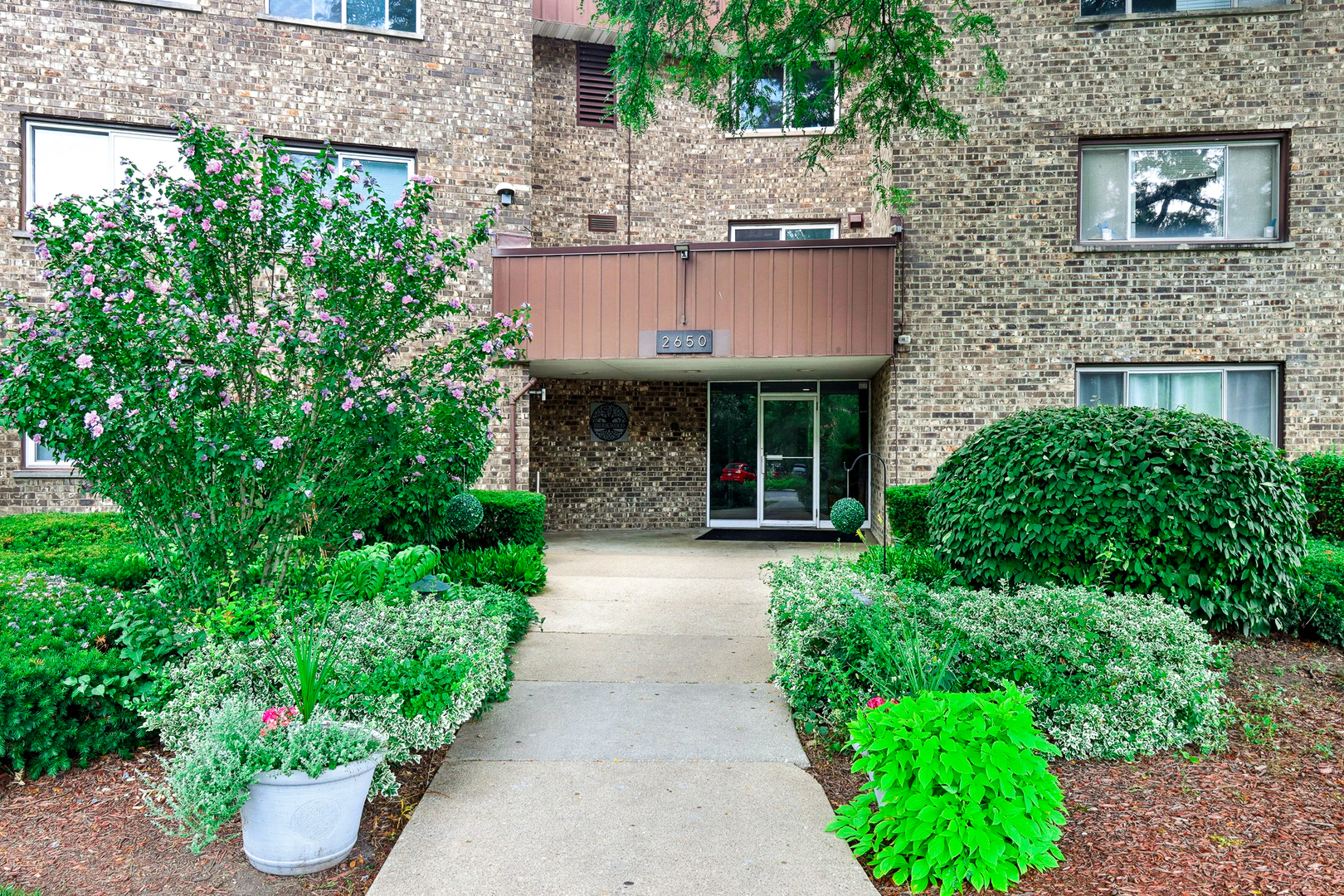 2650 Brookwood Way Drive #201B, Rolling Meadows, IL 60008