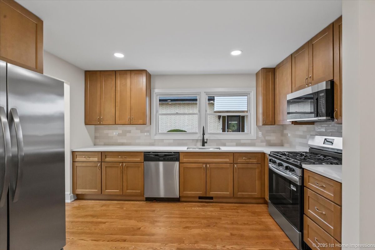 10316 Lamon Avenue, Oak Lawn, IL 60453