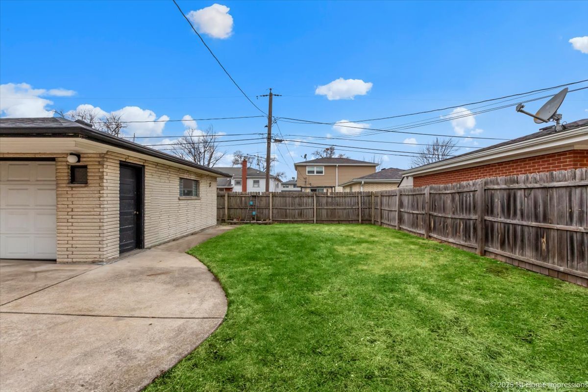 10316 Lamon Avenue, Oak Lawn, IL 60453