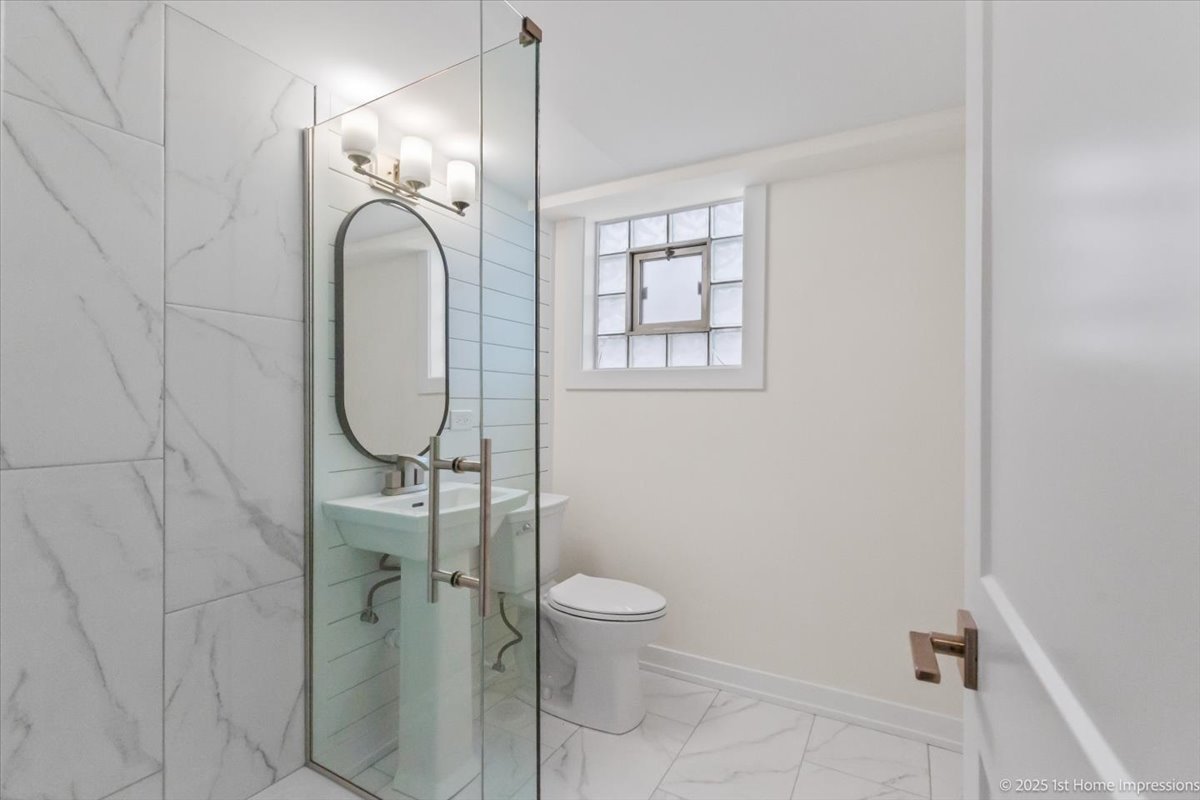 10316 Lamon Avenue, Oak Lawn, IL 60453