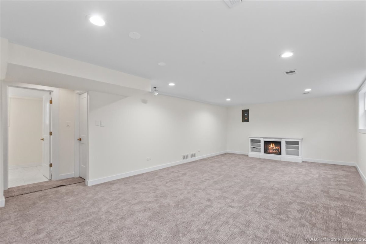 10316 Lamon Avenue, Oak Lawn, IL 60453