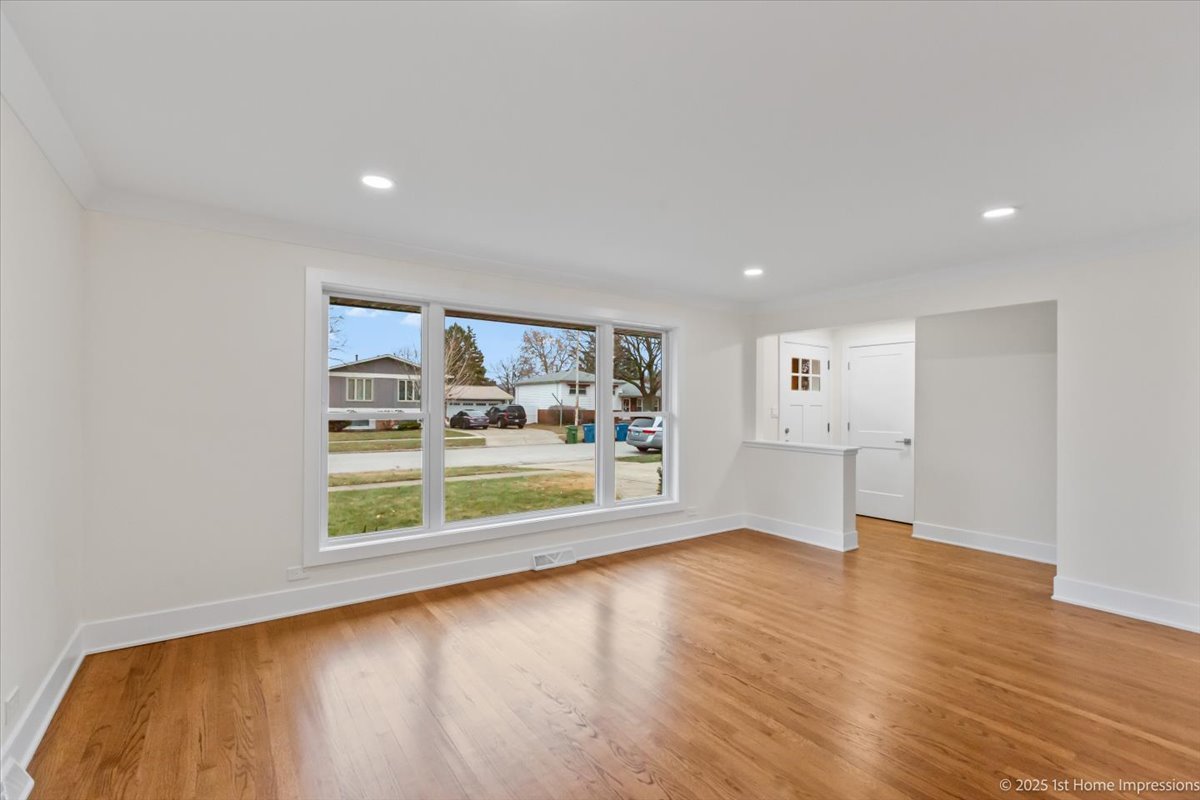 10316 Lamon Avenue, Oak Lawn, IL 60453