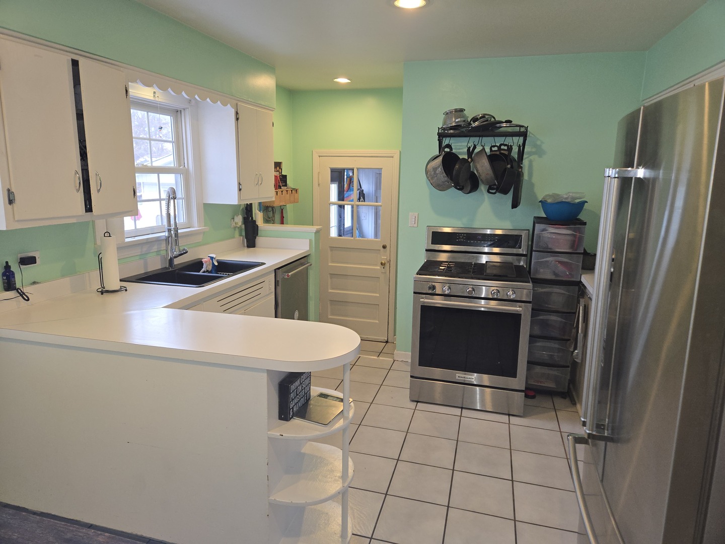 351 S Michigan Avenue, Villa Park, IL 60181