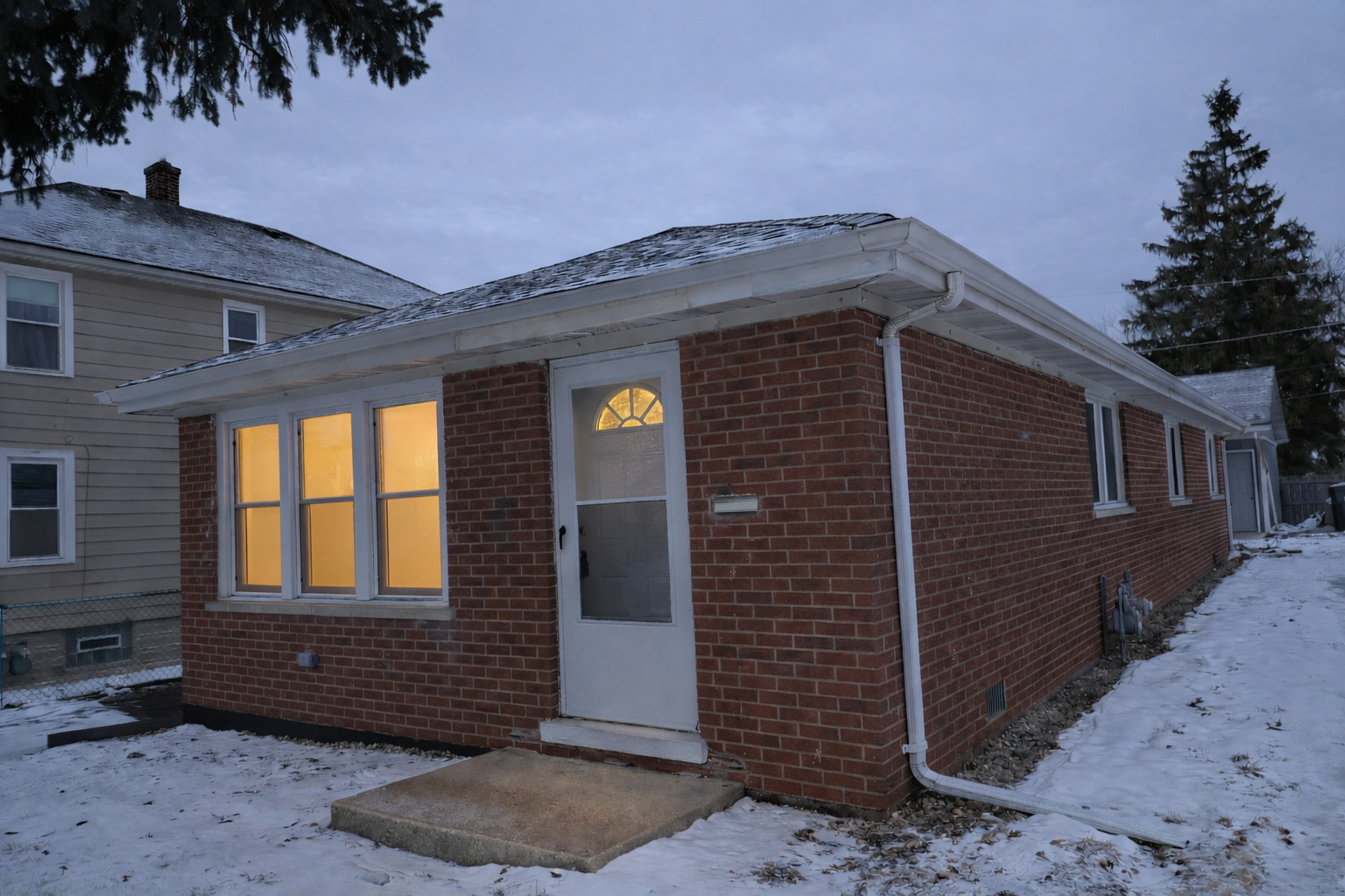 97 W 29th Street, South Chicago Heights, IL 60411