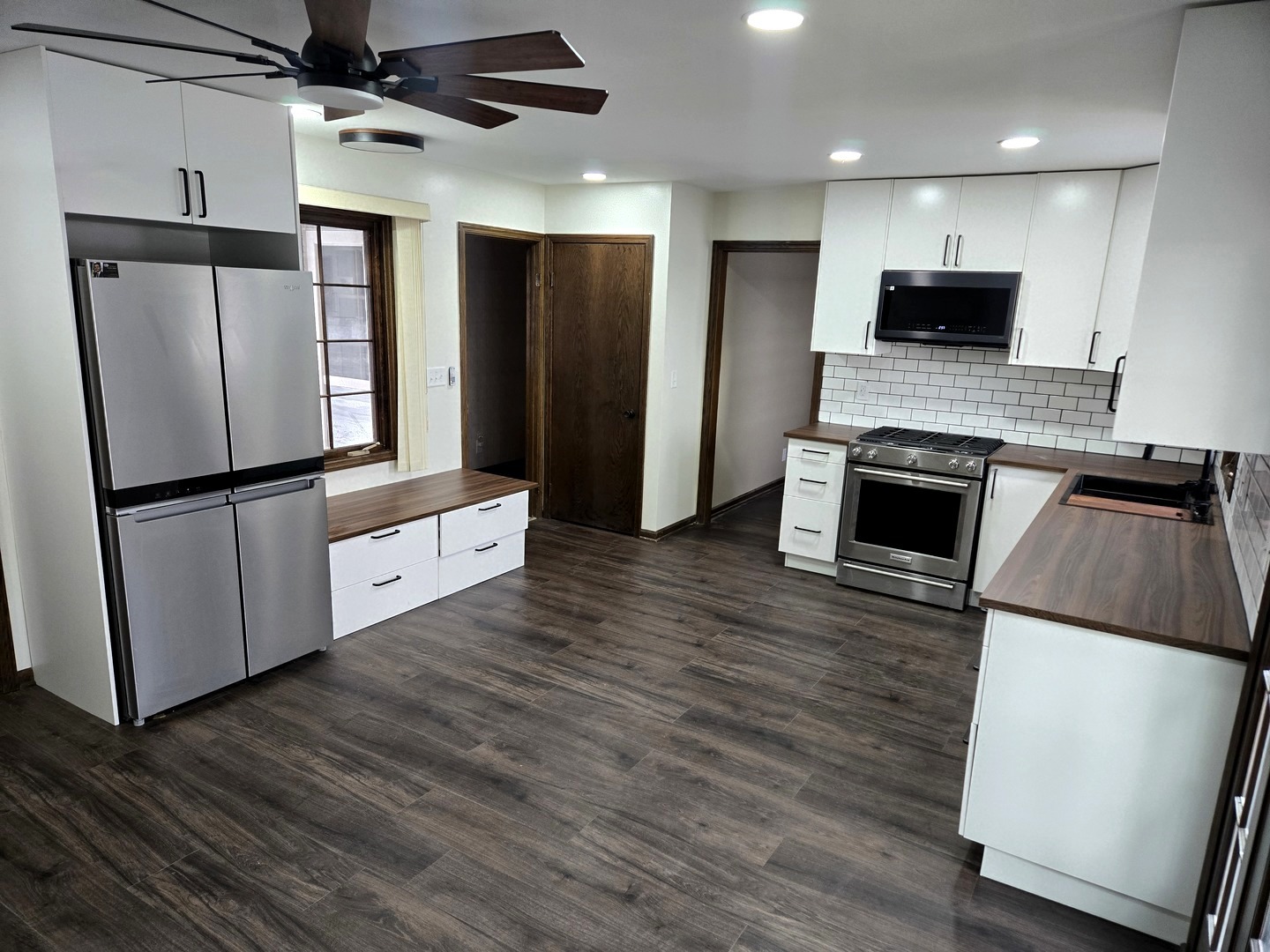 212 Georgeanna Street, Yorkville, IL 60560