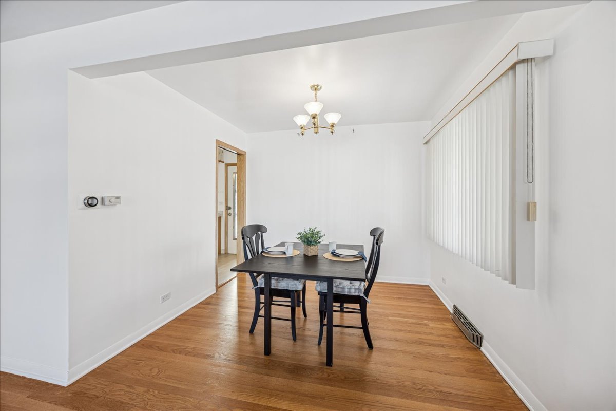 11121 Martindale Drive, Westchester, IL 60154