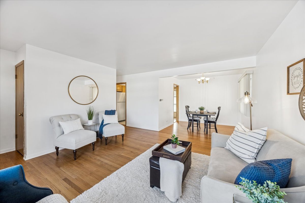 11121 Martindale Drive, Westchester, IL 60154