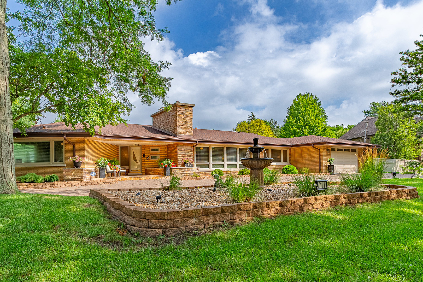 711 E Greenview Road, Itasca, IL 60143