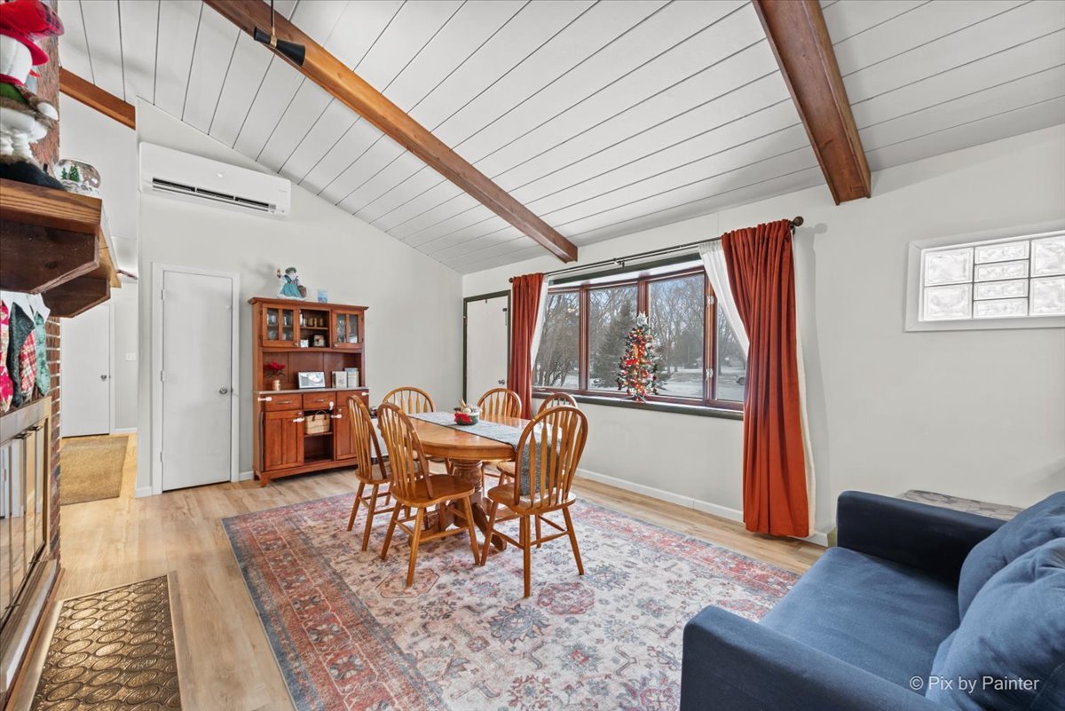 6045 E South Prairie Drive, Morris, IL 60450