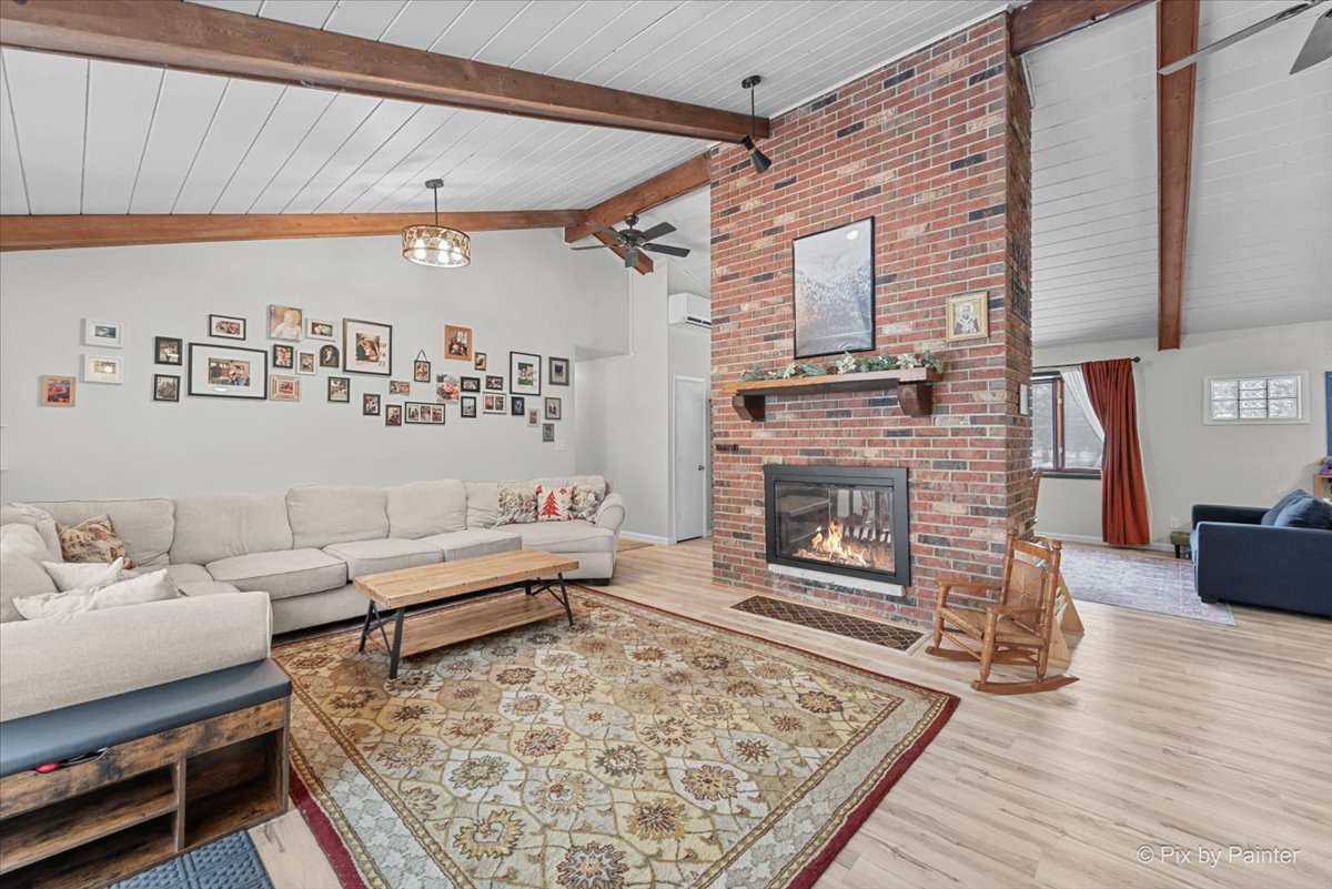 6045 E South Prairie Drive, Morris, IL 60450