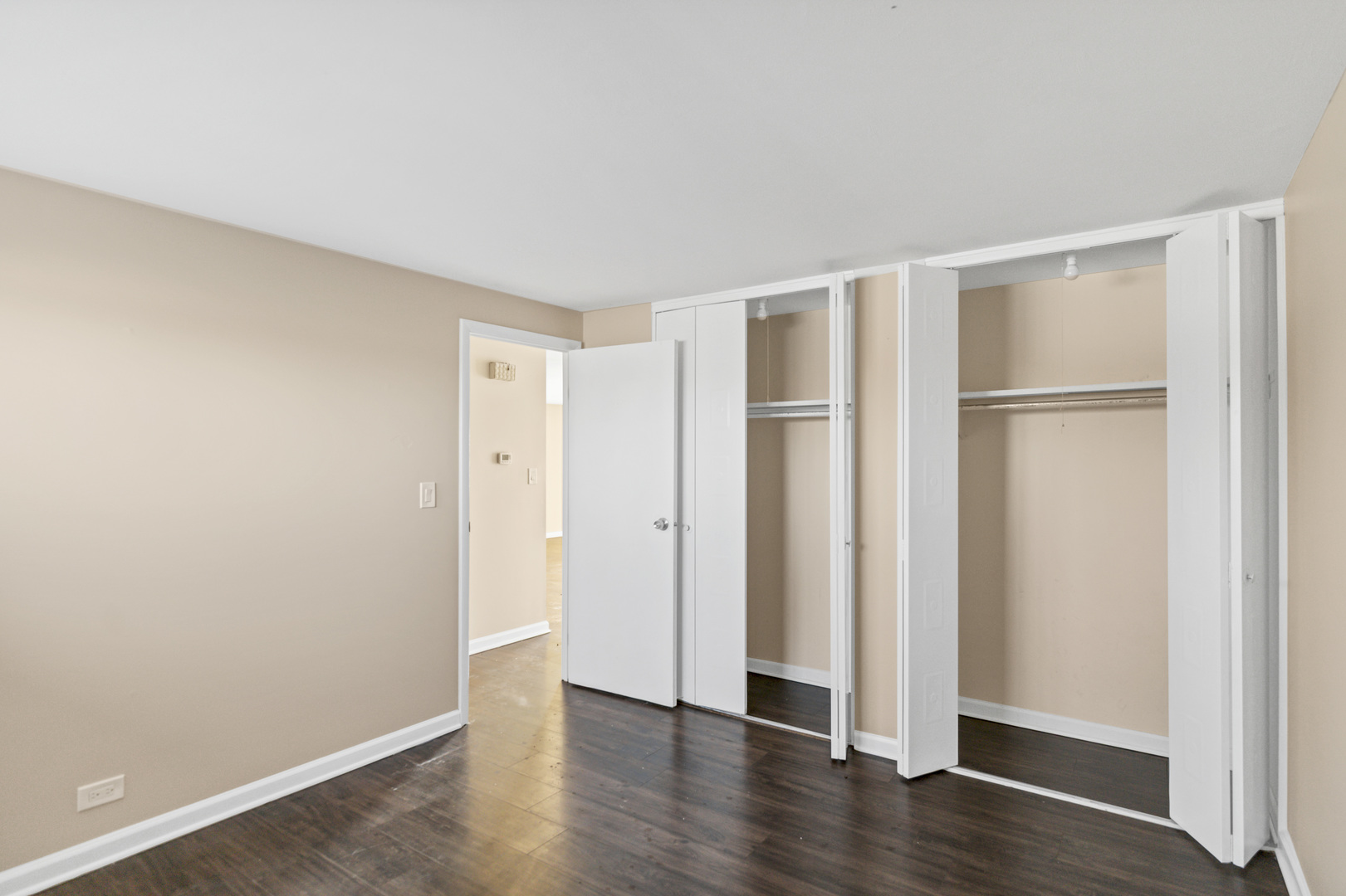 107 TONSET Court #107, Schaumburg, IL 60193