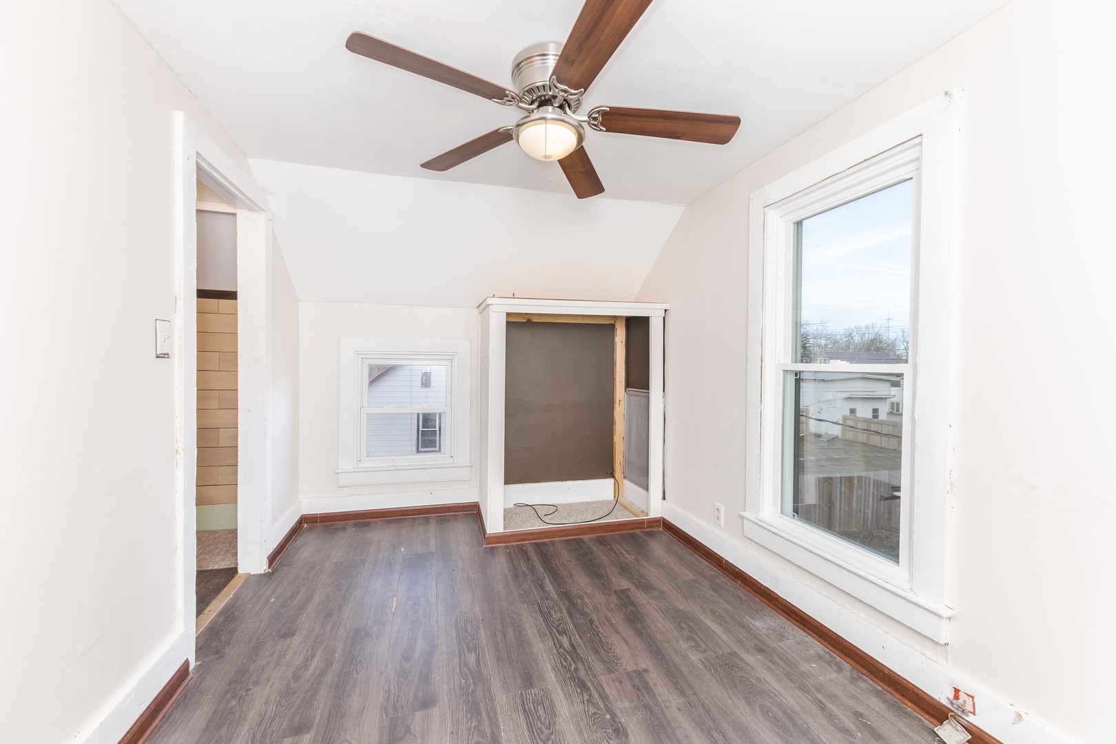 121 E James Street, Forrest, IL 61741