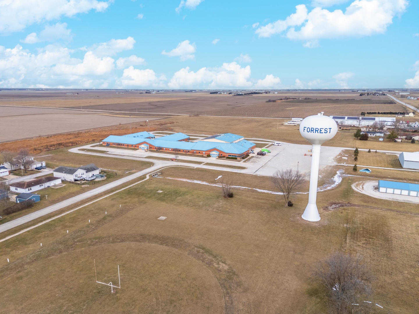 121 E James Street, Forrest, IL 61741