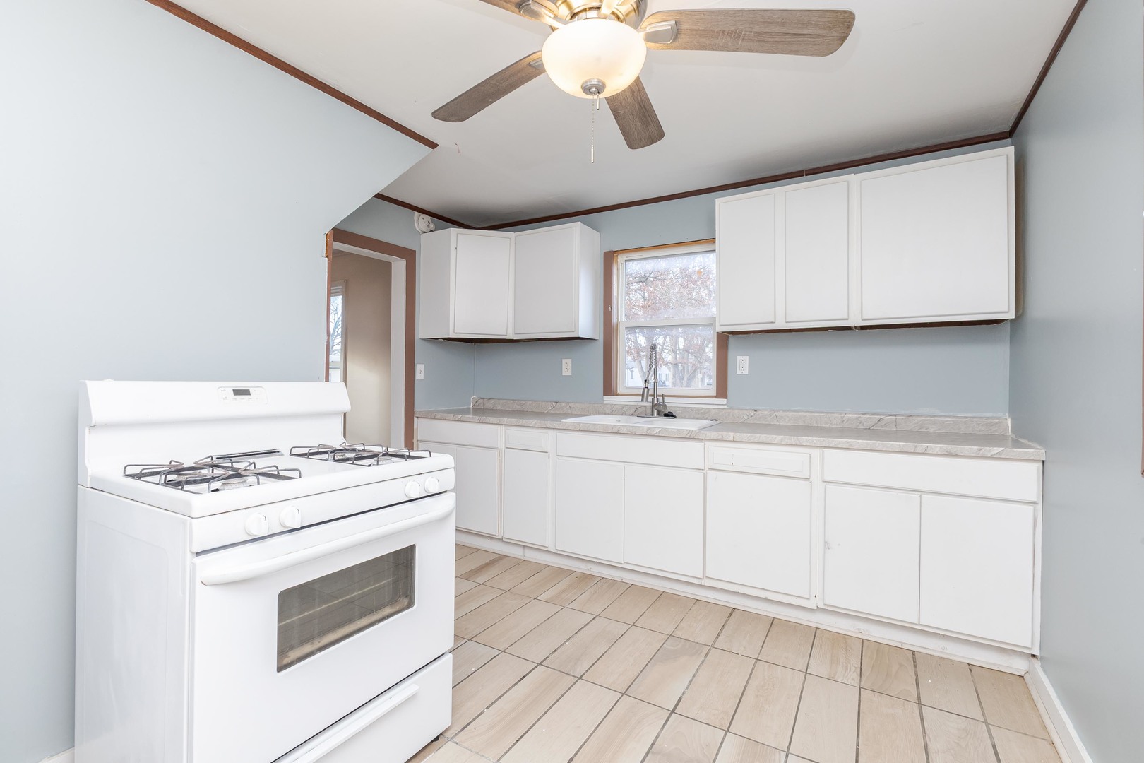 121 E James Street, Forrest, IL 61741