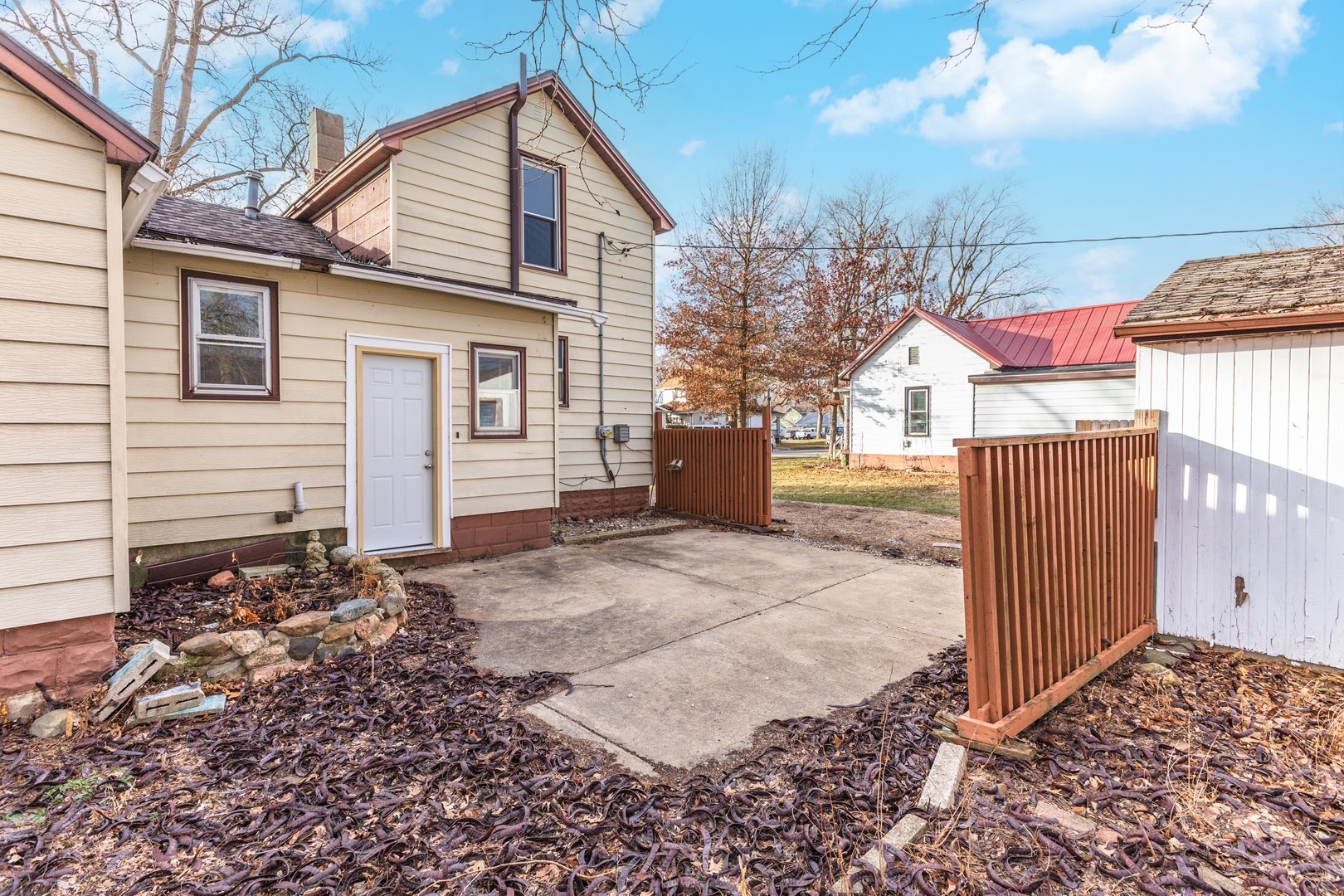 121 E James Street, Forrest, IL 61741